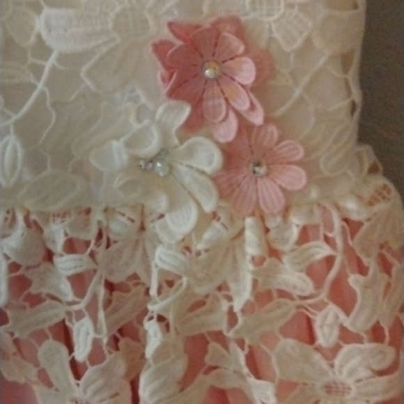 Girls party dress - Picture 3 of 3